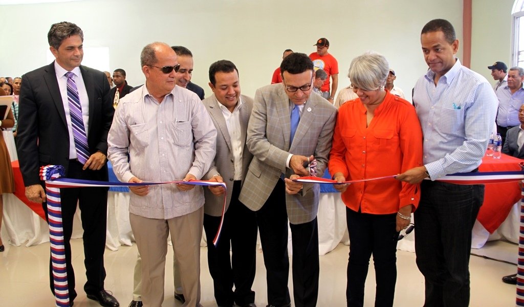 El Ing. Miguel Pimentel Kareh realiza corte de cinta junto a Pin Barranco,  Juli Cesar Valenin y Alejandro Jaquez